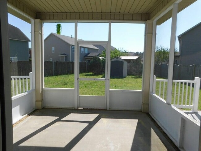 Building Photo - 580 Brutsch Avenue