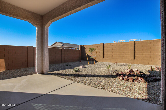 Building Photo - 14958 W Smoketree Dr