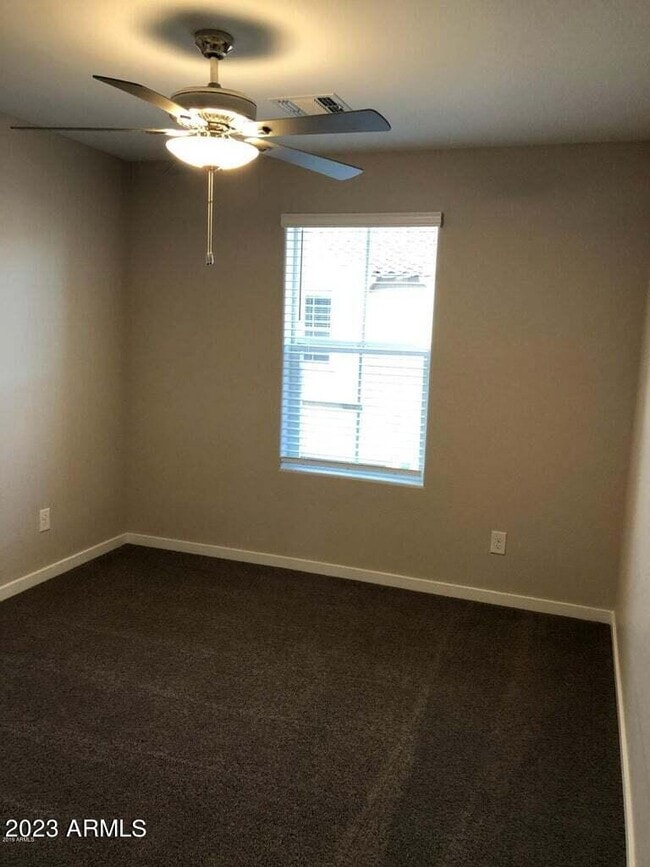 Building Photo - 594 W Westchester Ave