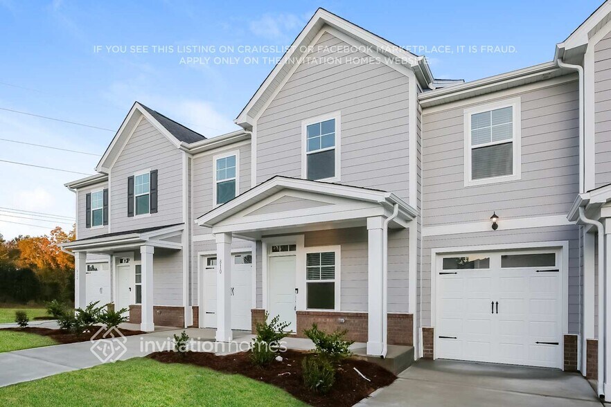 Building Photo - 810 Stewarts Crk Dr