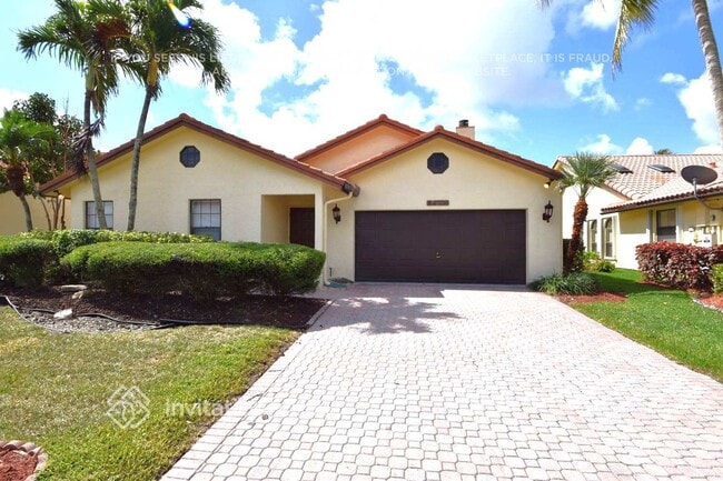 Building Photo - 7045 Golf Pointe Cir