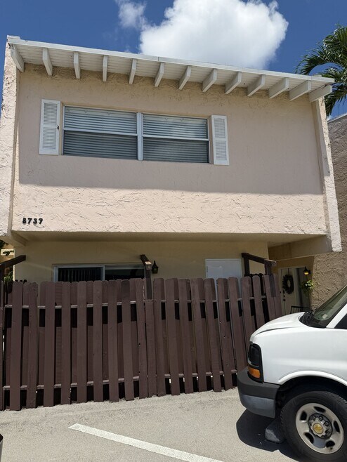 Building Photo - 8739 4h Ave Rd