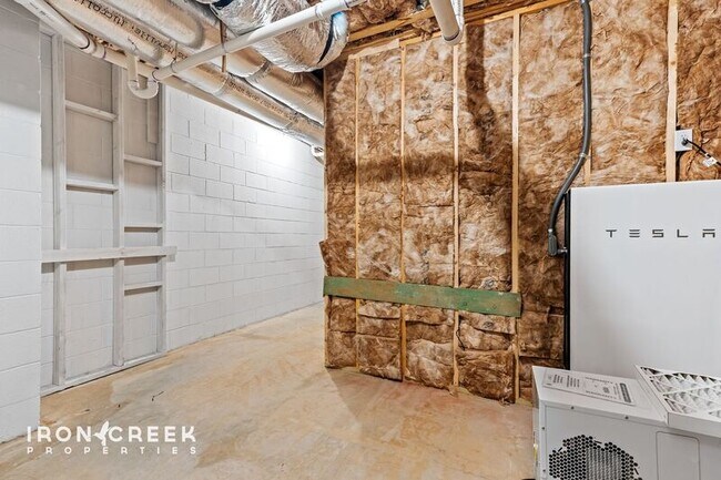 Building Photo - 54 Branning St