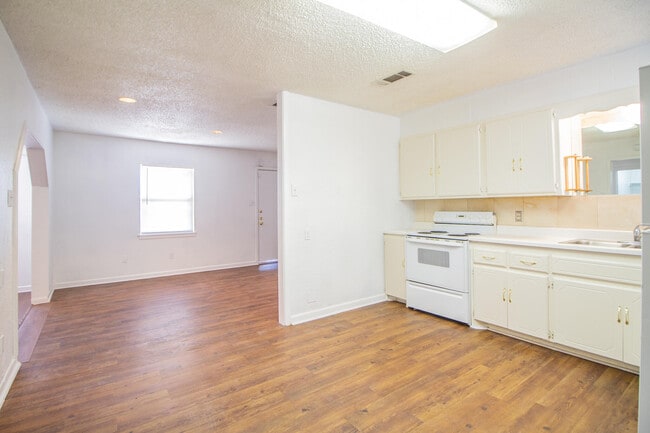 Building Photo - 4602 Detroit Ave