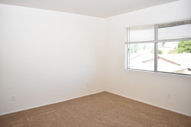 Building Photo - 512-516 N CITRUS AVENUE