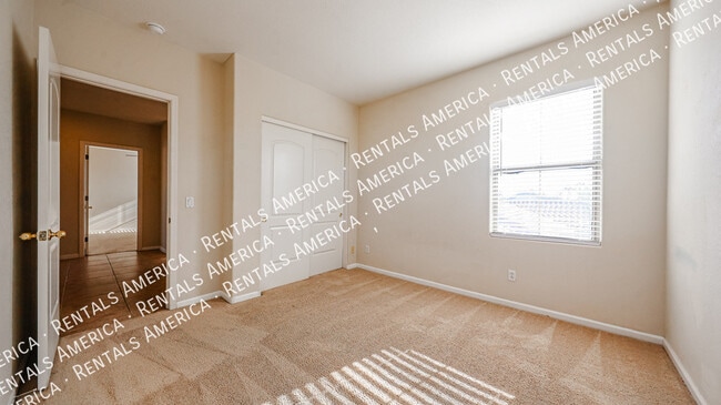 Building Photo - 13601 W Cypress St