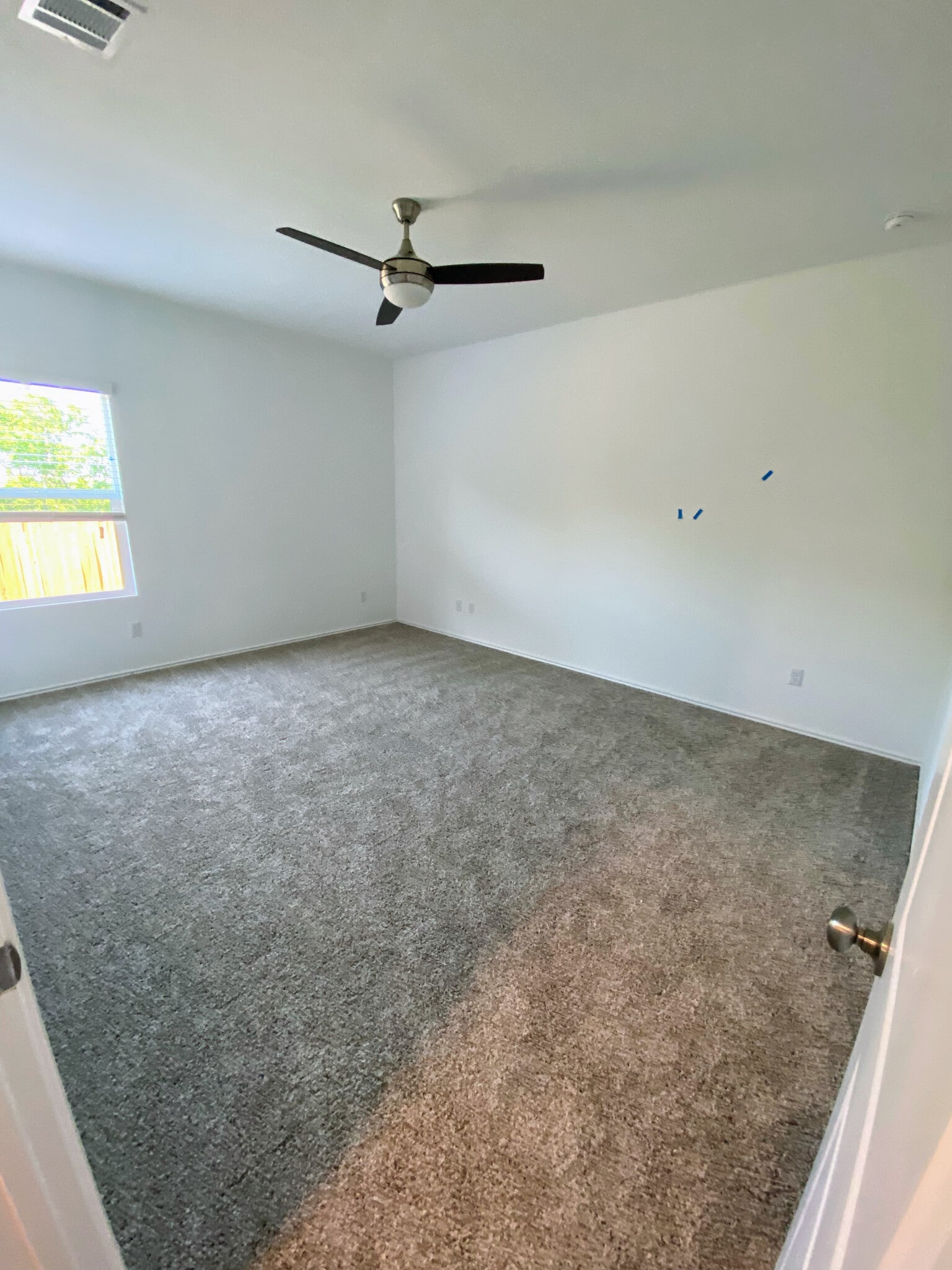Building Photo - Room in House on Gabbro Gdns