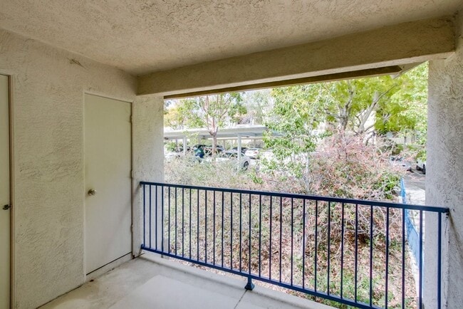 Building Photo - Must see beautiful condo in Rancho Penasquitos!
