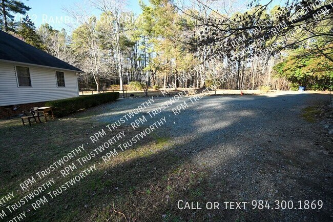 Building Photo - 7122 Ramblewood Dr