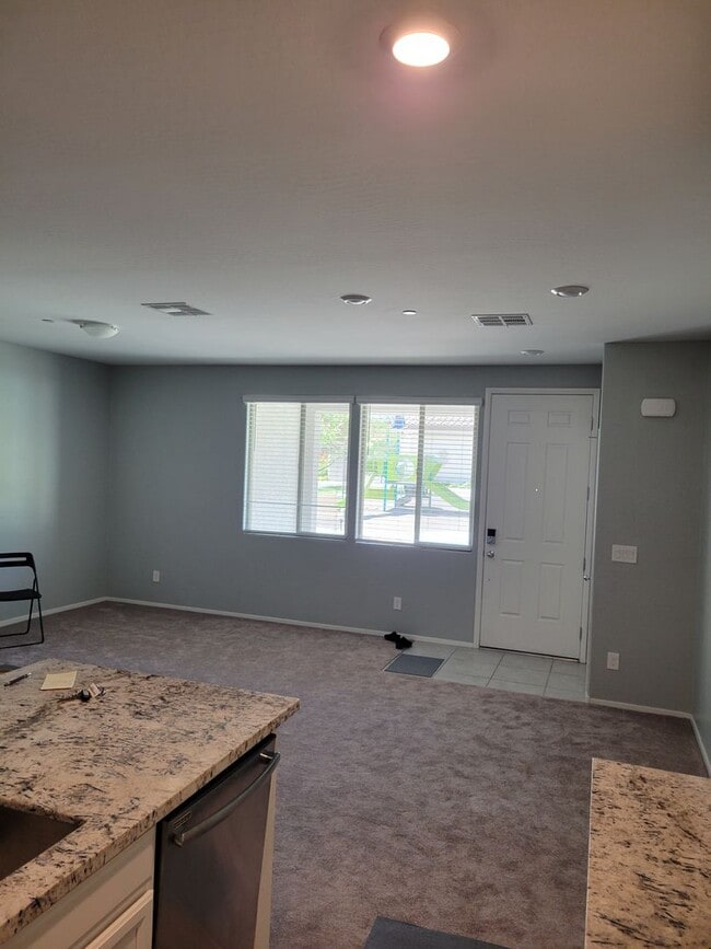 Building Photo - Beautiful 2 story with Roof Top Deck