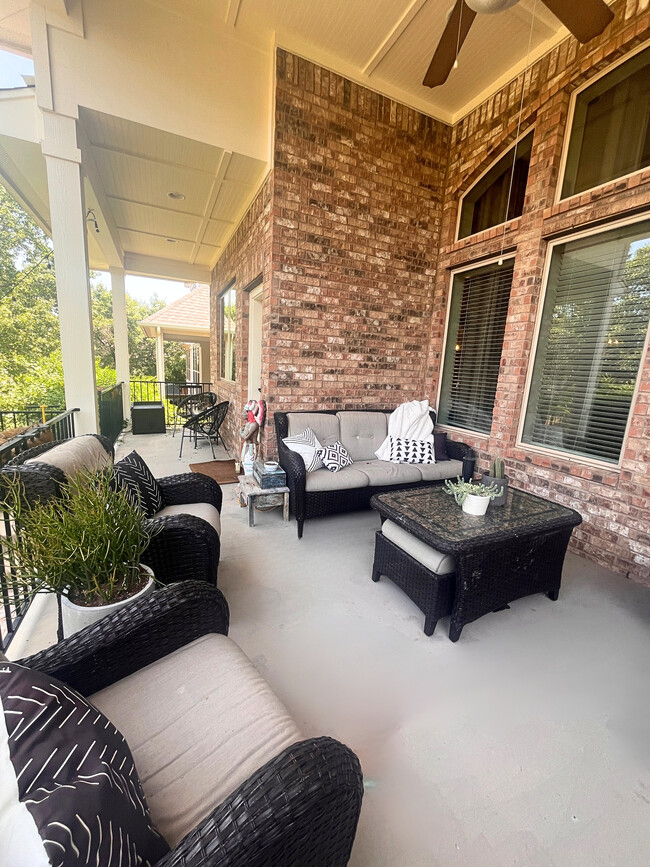 Large Backyard Patio - 5704 Alonso Dr