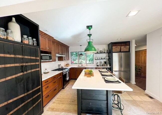 Building Photo - 1045 Wagon Wheel Ln