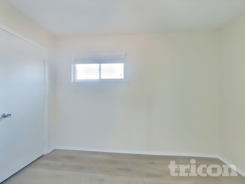 Building Photo - 3109 Lakehurst Ave