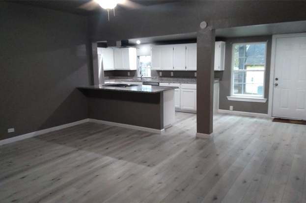 Building Photo - 7366 Meadowbrook Dr