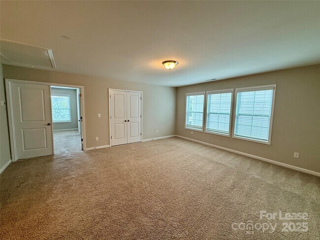 Building Photo - 106 E Americana Dr