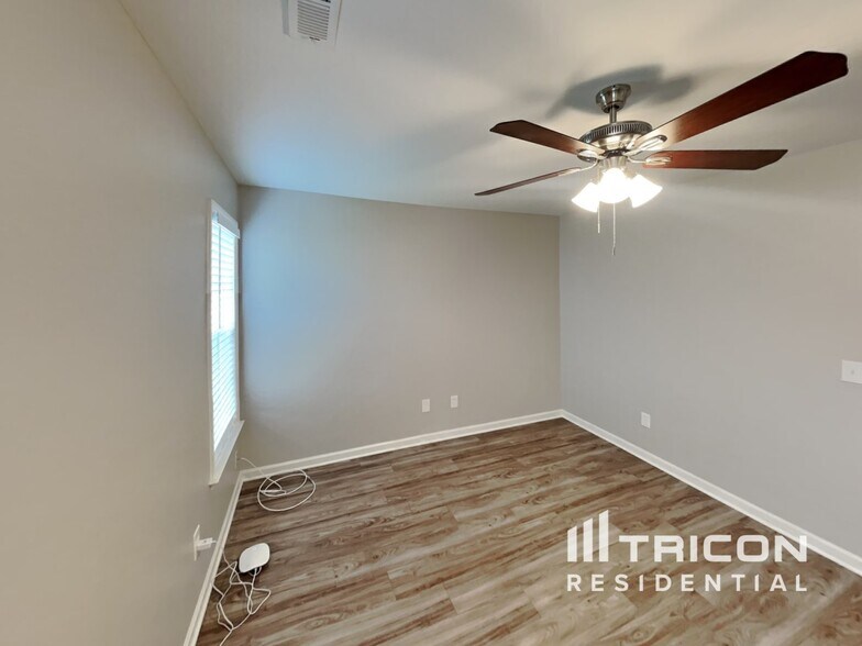 Building Photo - 1447 Bromwich Dr