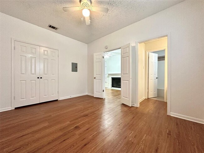 Building Photo - 505 W 18th St