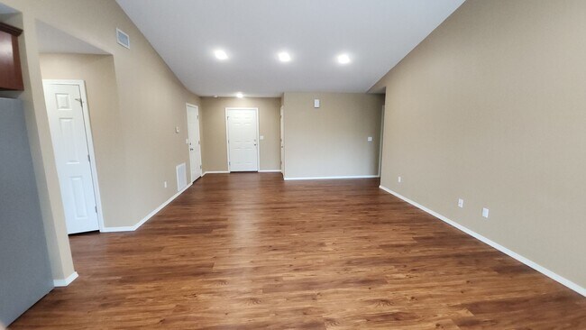 Building Photo - 2002 S Frankfort Ave