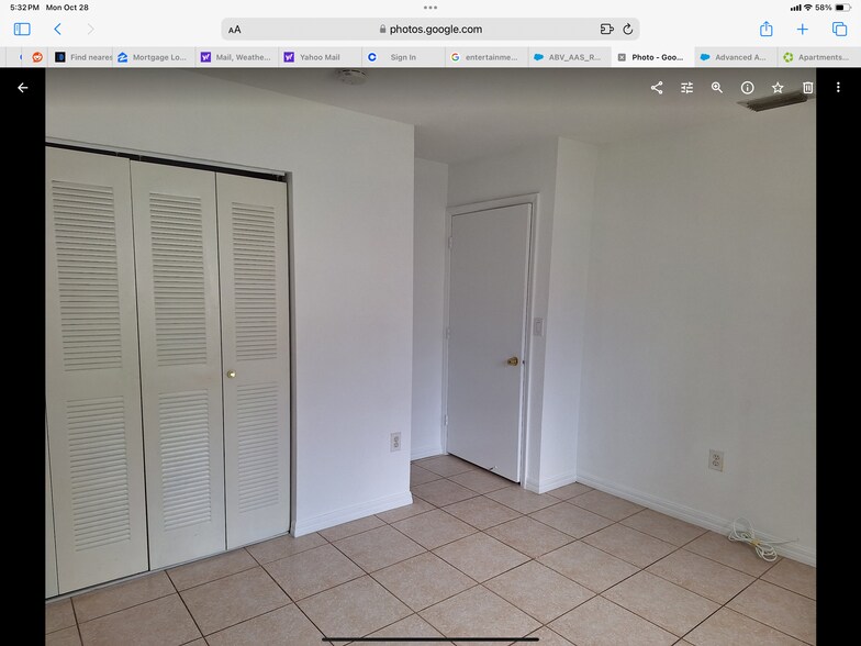 Building Photo - 437 SW 7th St