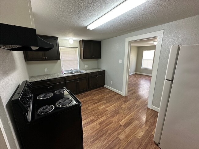 Building Photo - 4201 Chapman St