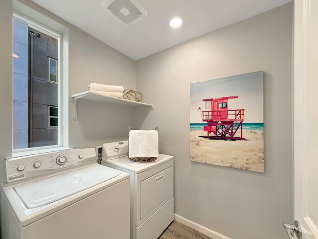 Building Photo - 262 Agustin Narvaez St