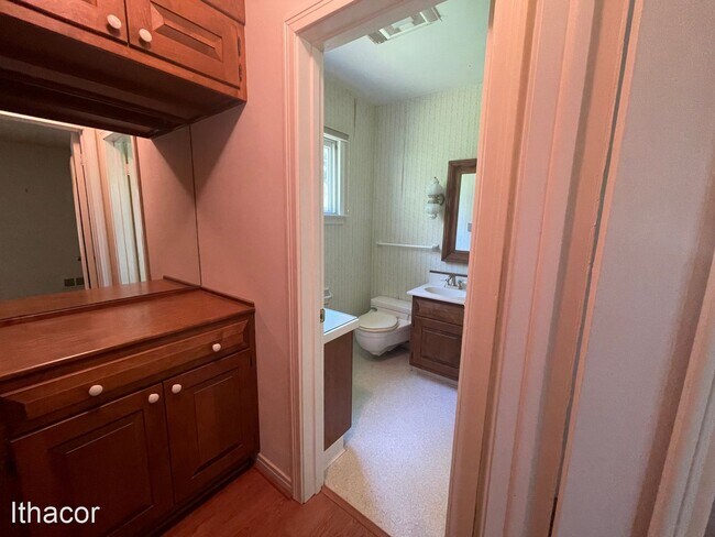 Building Photo - 4 br, 2 bath House - 112 Kay St