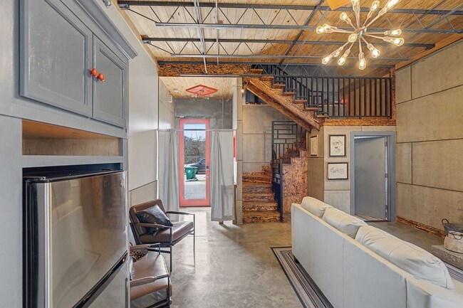 Building Photo - 2204 Austin Ave