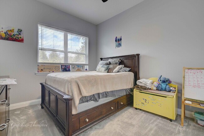 Building Photo - "Charming 3-Bedroom Oasis with 2 Baths and...