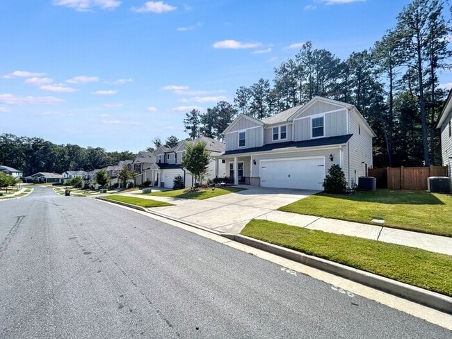 Building Photo - 662 Stately Dr