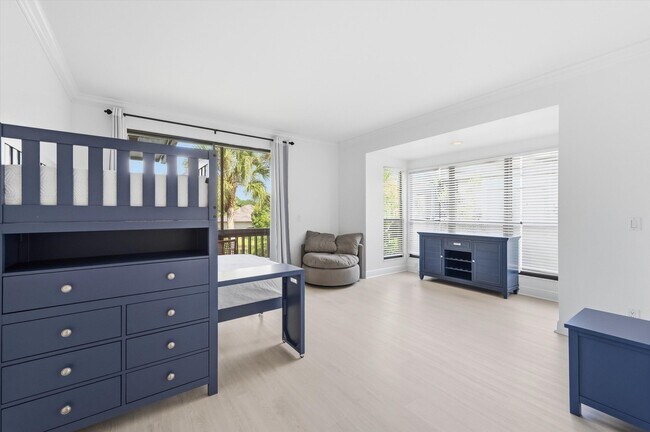 Building Photo - 11842 Pebblewood Dr