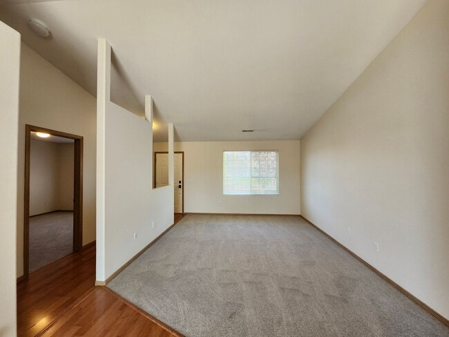Building Photo - Beautiful Pasco Home w/Peaceful Backyard