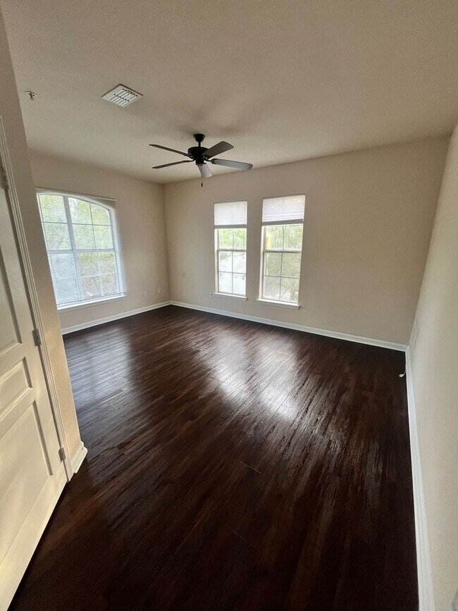 Building Photo - Gardens of Bridgehampton - 2 Bed - 2 bath ...
