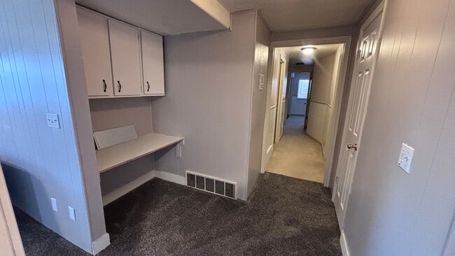 Building Photo - 1238 Newport Ln