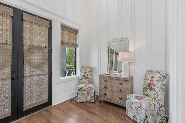 Building Photo - 5 Bedroom Home with Luxury Finishes in West End