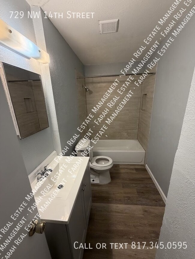 Building Photo - 729 NW 14th St