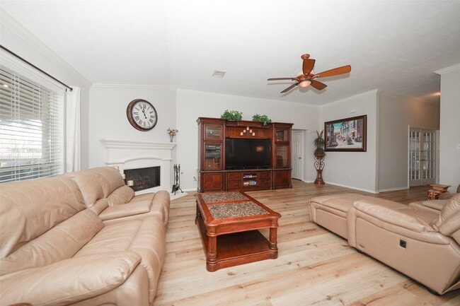 Building Photo - 6210 Fawnlake Dr