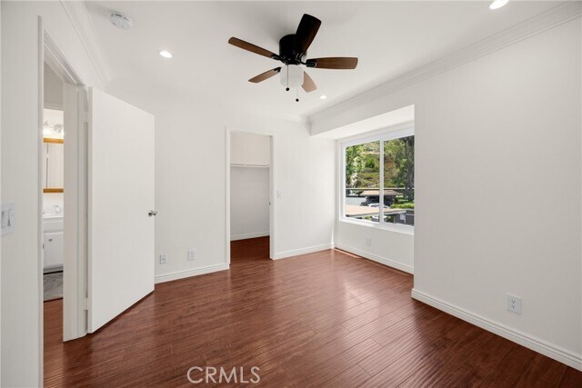 Building Photo - 307 N Singingwood St