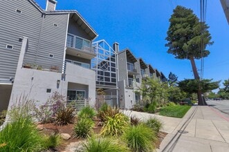 Building Photo - Large 2 Bed/2 Bath San Mateo condo near downtown with two parking spaces. YouTube Tour!!