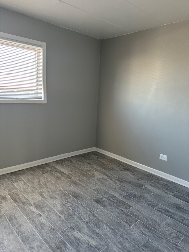 Building Photo - 1404 Carol St