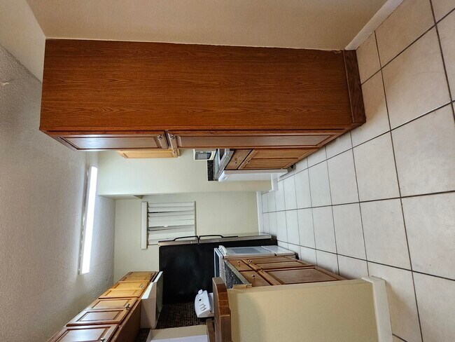 Building Photo - 545 Trace Cir