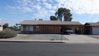 Building Photo - 563 N Santa Anna