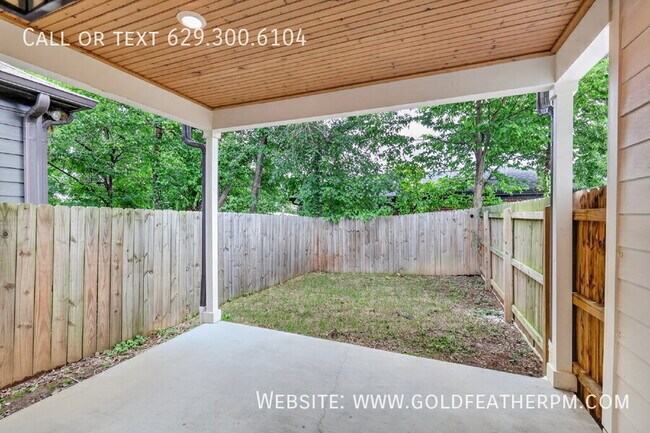 Building Photo - 253A Riverside Dr