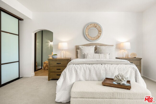 Building Photo - 4643 E 4th St