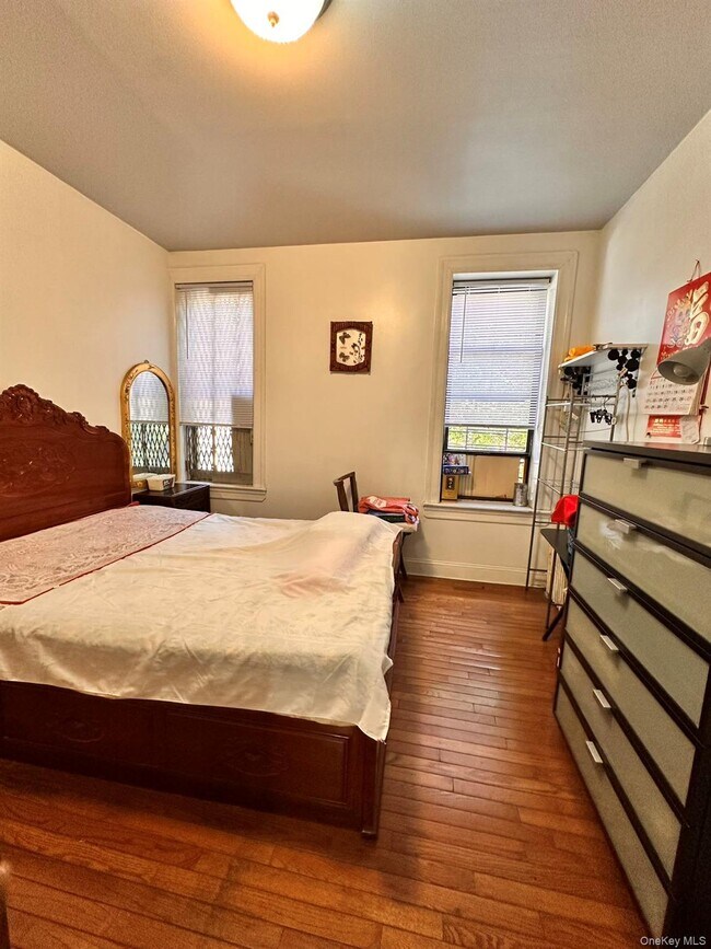 Building Photo - 522 W 151st St