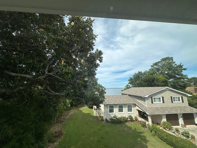 Building Photo - 190 Rogers Rd