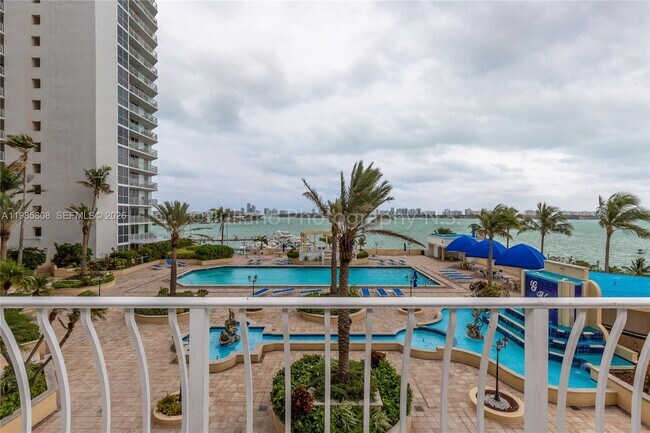 Building Photo - 7601 E Treasure Dr