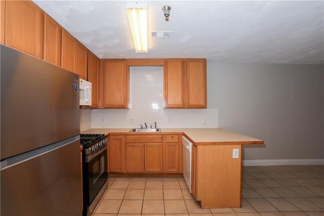 Building Photo - 303 Brookside Way