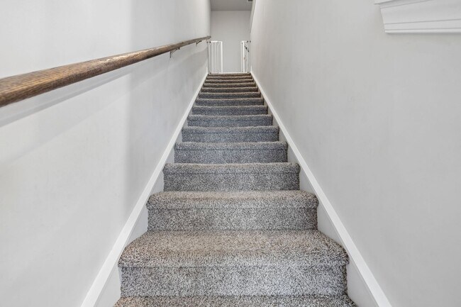Building Photo - Beautifully maintained and now available as a rental for the very first time!