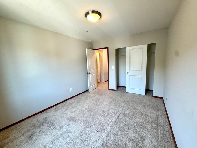 Building Photo - Modern and Stylish 3-Bedroom Manette Home