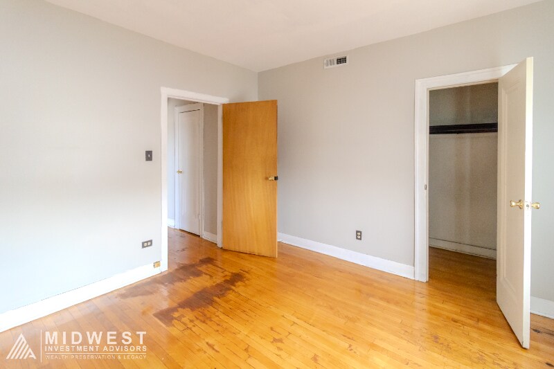Building Photo - 6710 S Claremont Ave